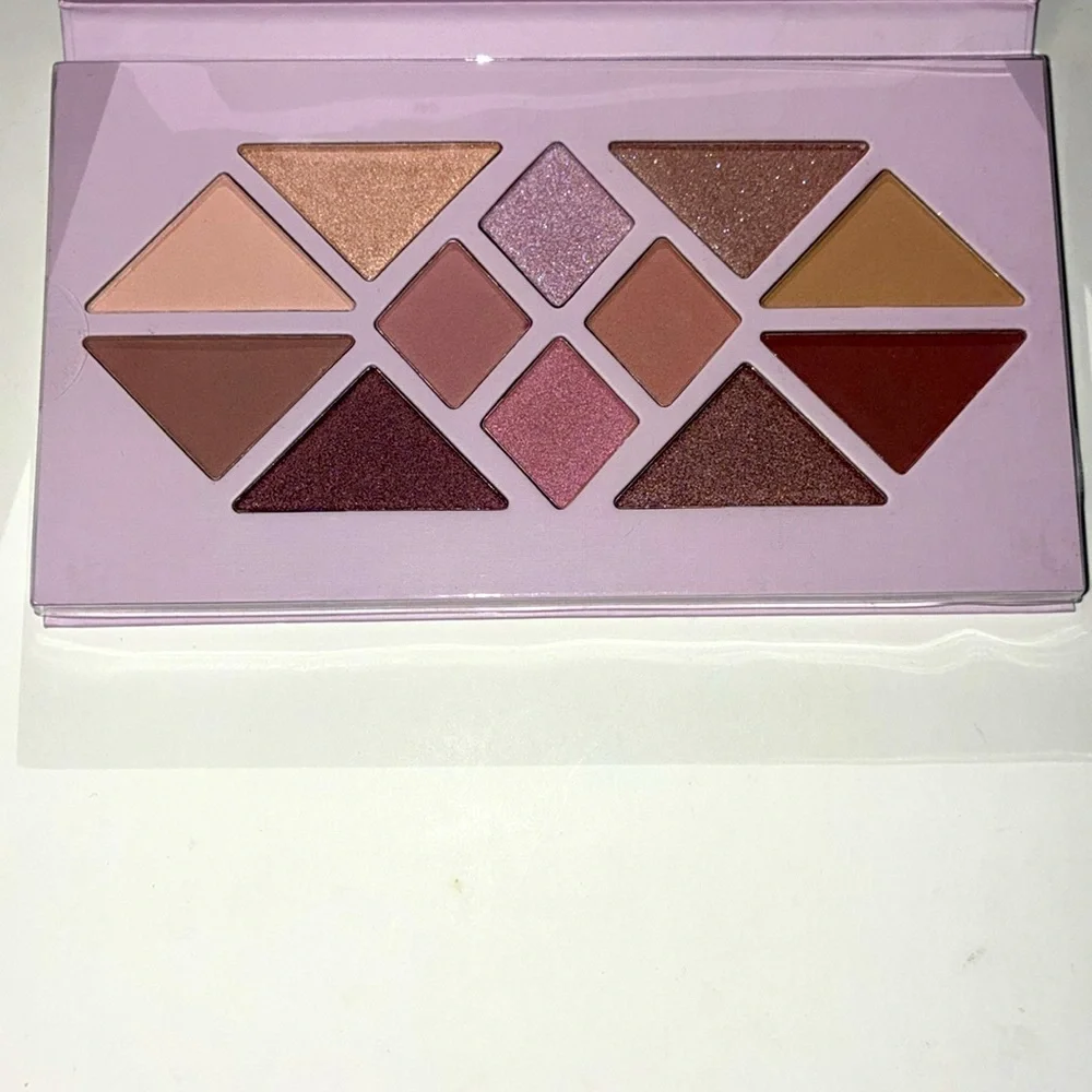 🌿Wendy Bellissimo Timeless Elegance 12-Piece Eyeshadow Palette